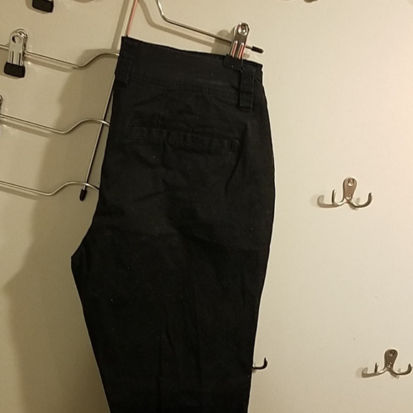 Old navy boyfriend crops - Picture 3 of 3